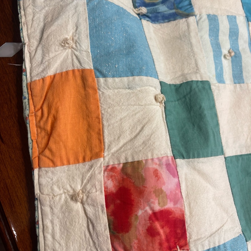 Patchwork Quilt with Multicolor Design - Picture 5 of 14
